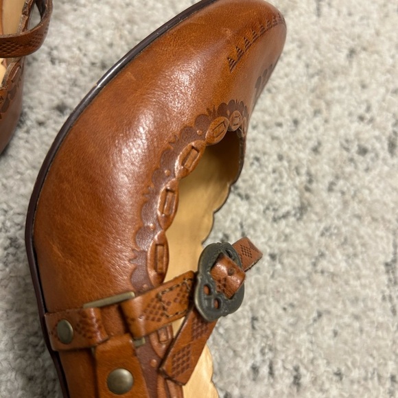 Ash 7.5 (38 EU) mint condition Brown Heels with Vintage-Inspired Design - Picture 5 of 15